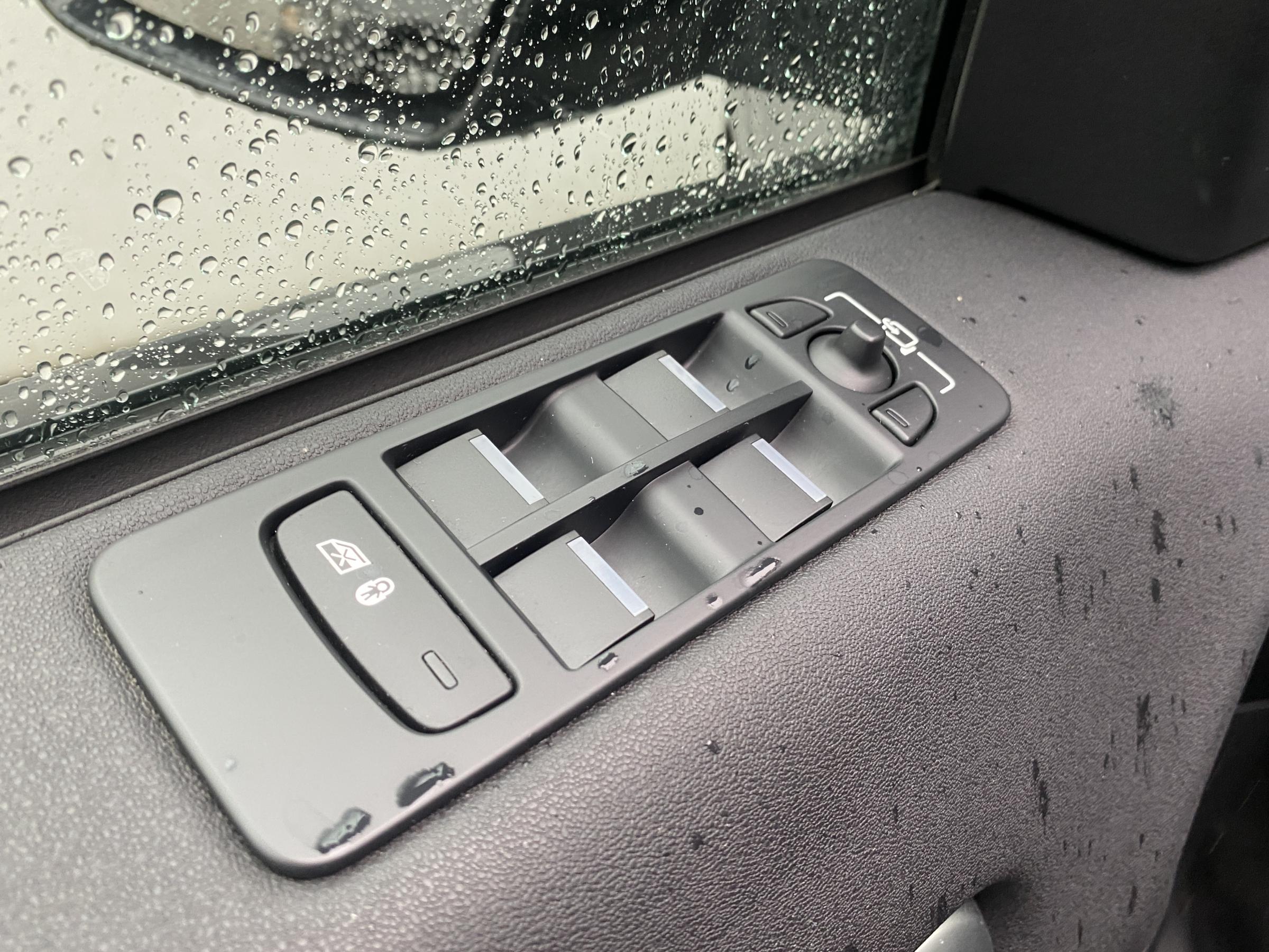 Land Rover Discovery Sport, 2018 - pohled č. 13