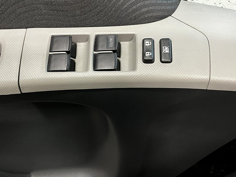 Daihatsu Charade 1.3 VVT-i 