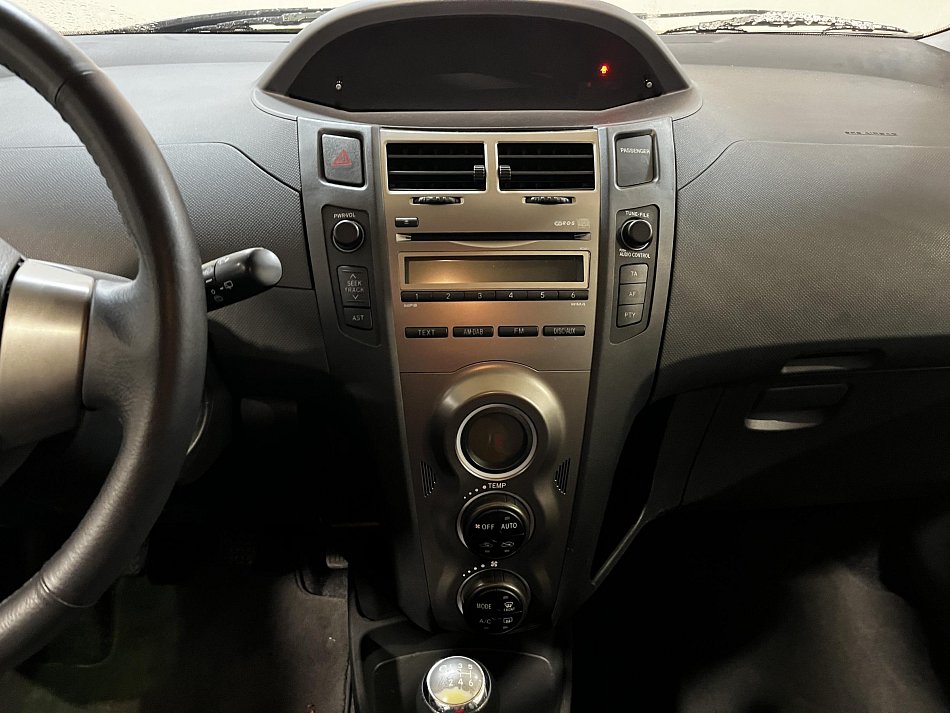 Daihatsu Charade 1.3 VVT-i 