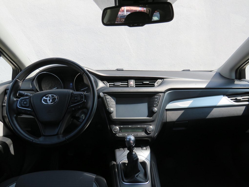 Toyota Avensis 1.8 VVT-i Active