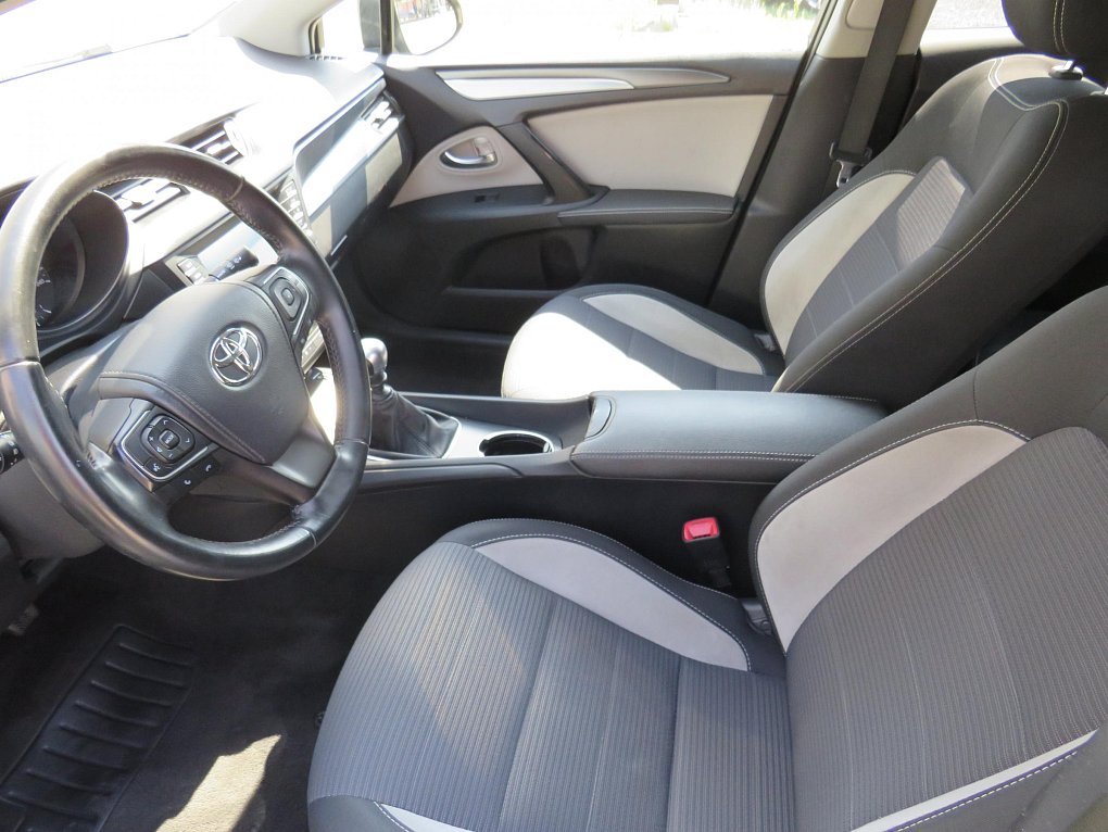 Toyota Avensis 1.8 VVT-i Active