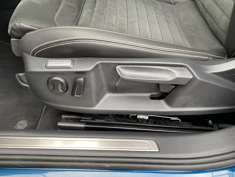 Volkswagen Passat 2.0 TDi Elegance