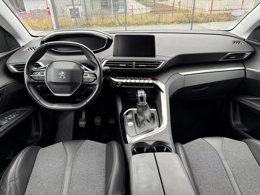 Peugeot 3008 1.2PT Allure