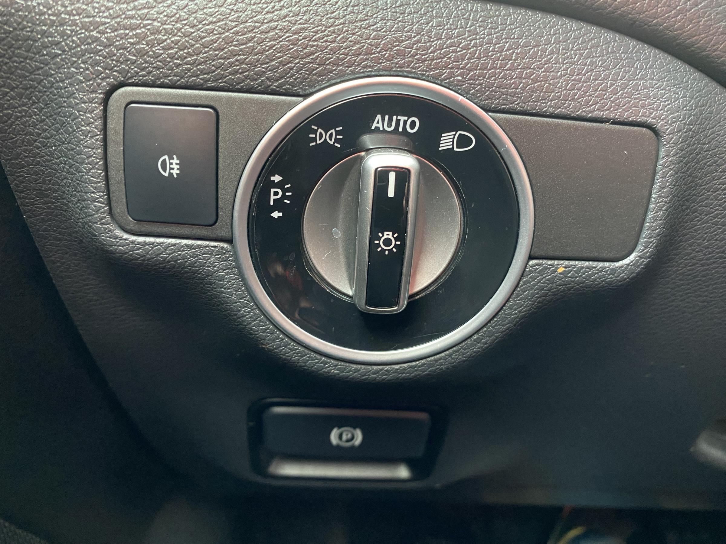 Mercedes-Benz CLA, 2015 - pohled č. 14