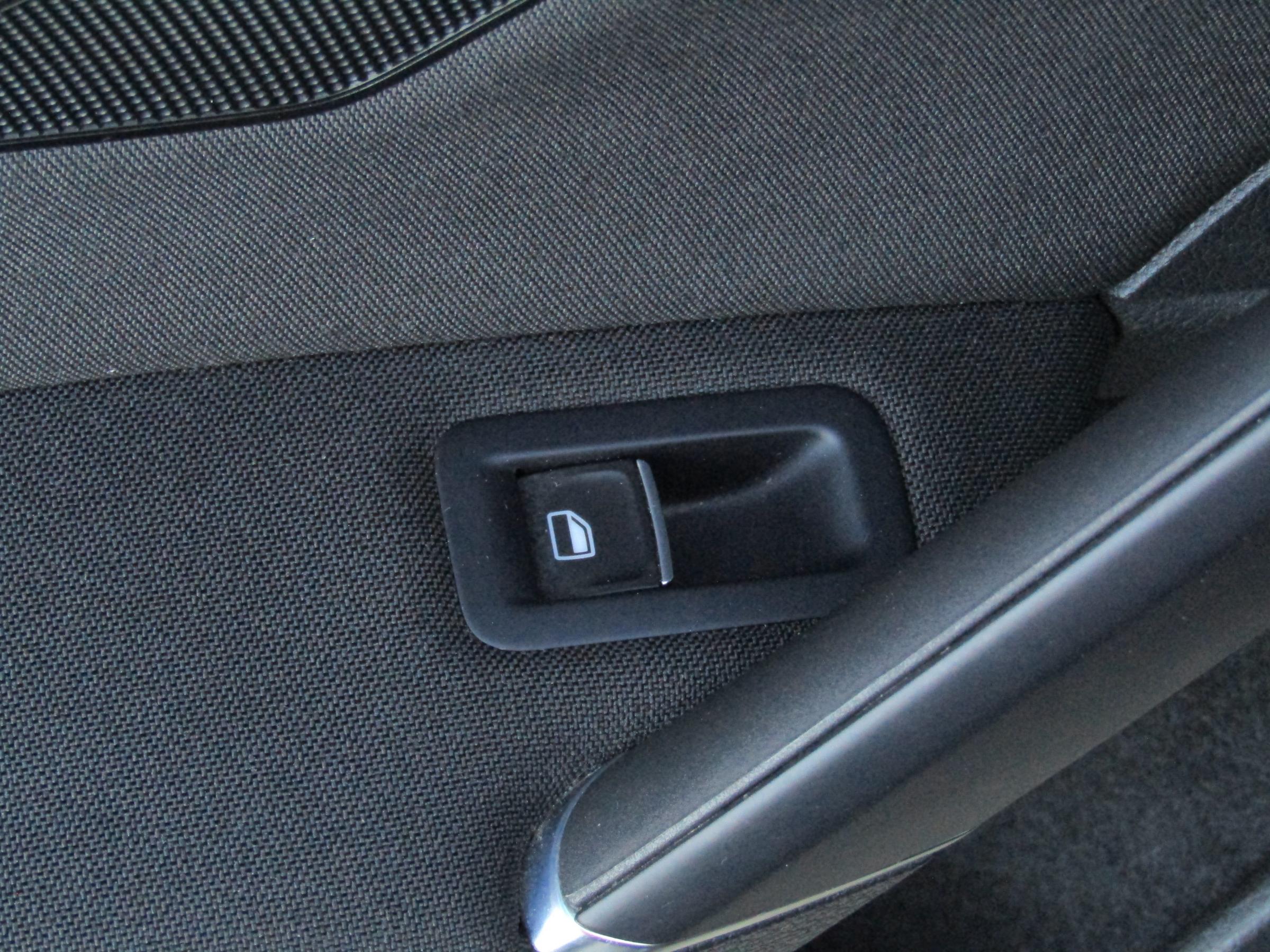 Volkswagen Golf, 2013 - pohled č. 12