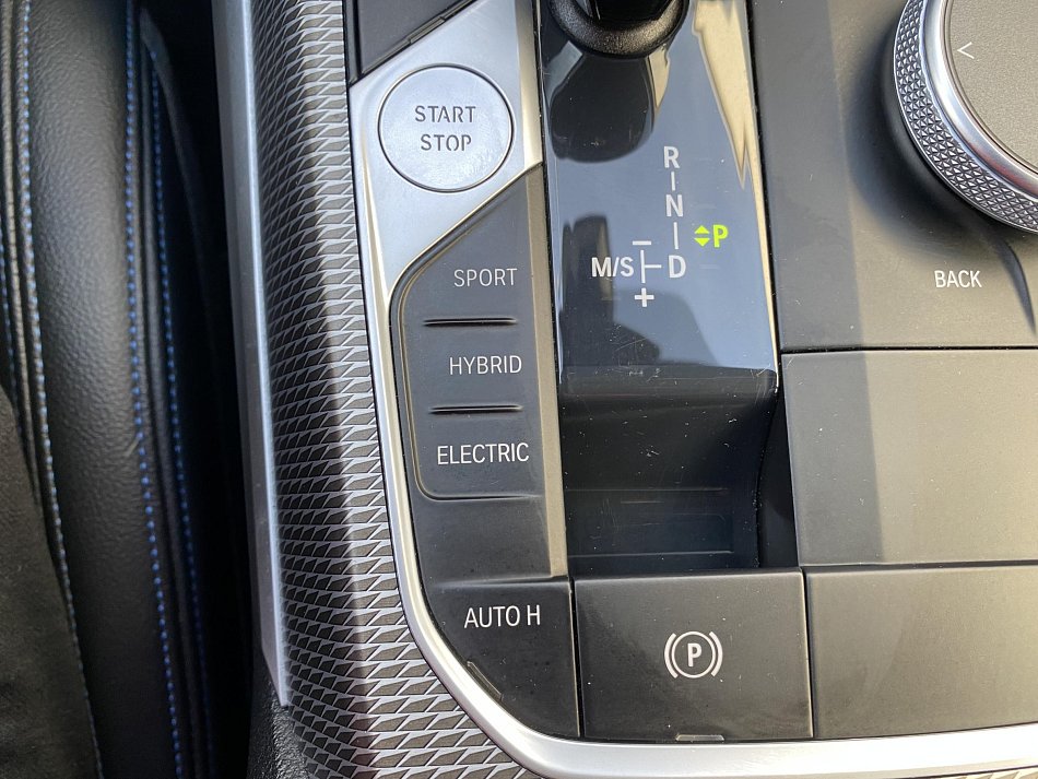 BMW Řada 3 2.0i  330E