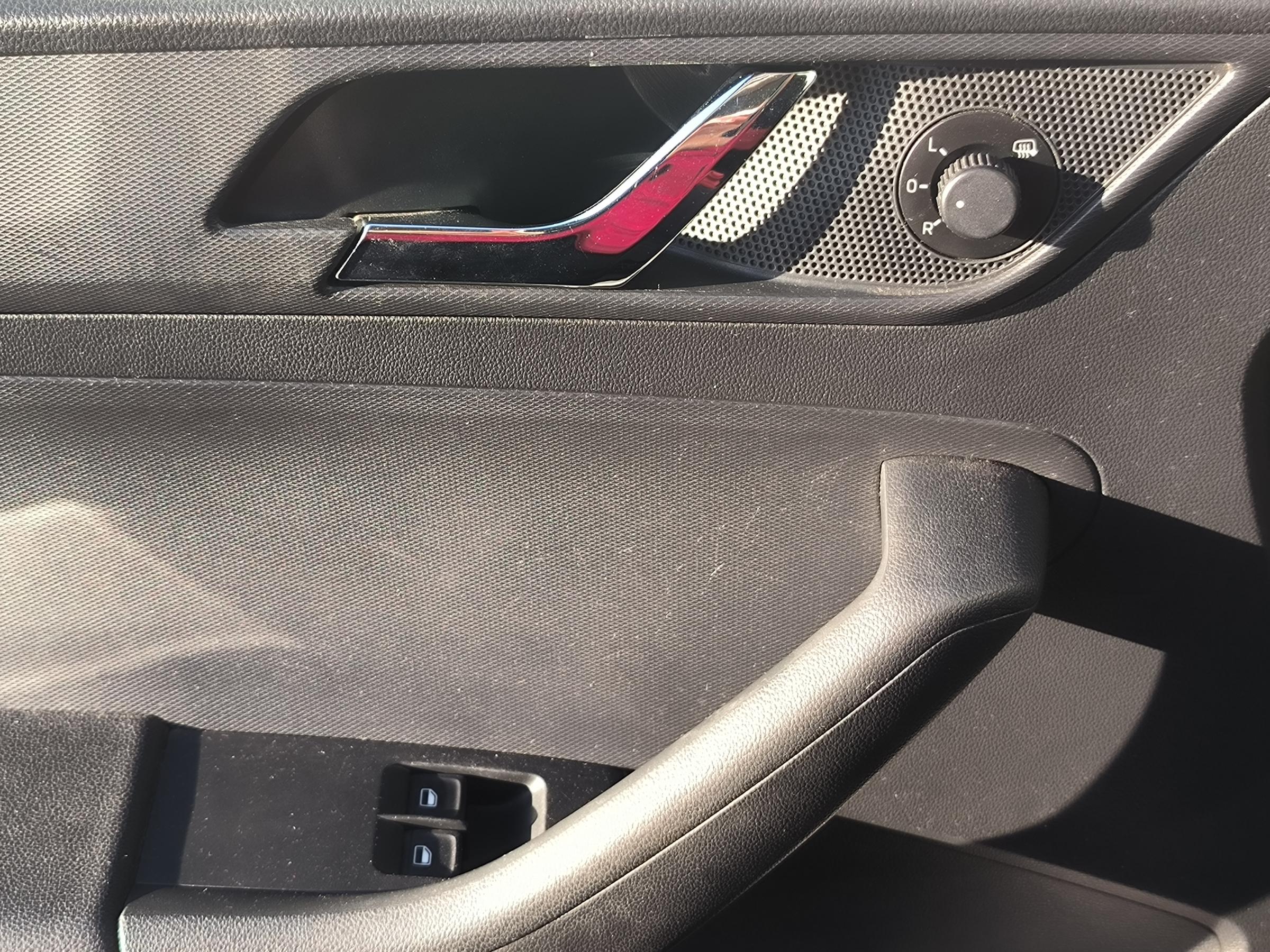 Škoda Rapid, 2013 - pohled č. 14