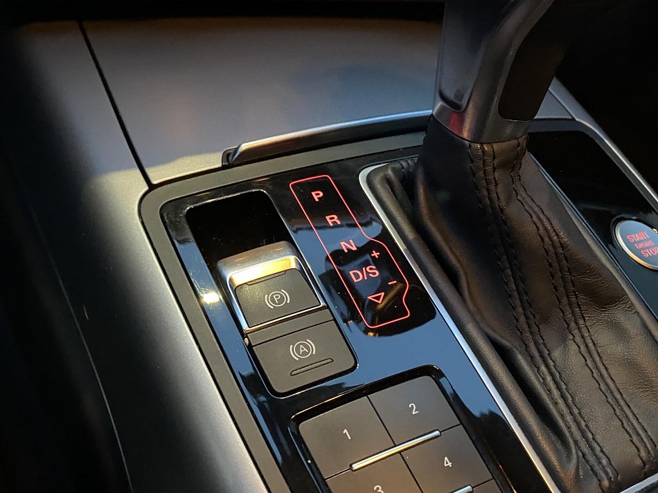 Audi A6 2.0 TDi S-line