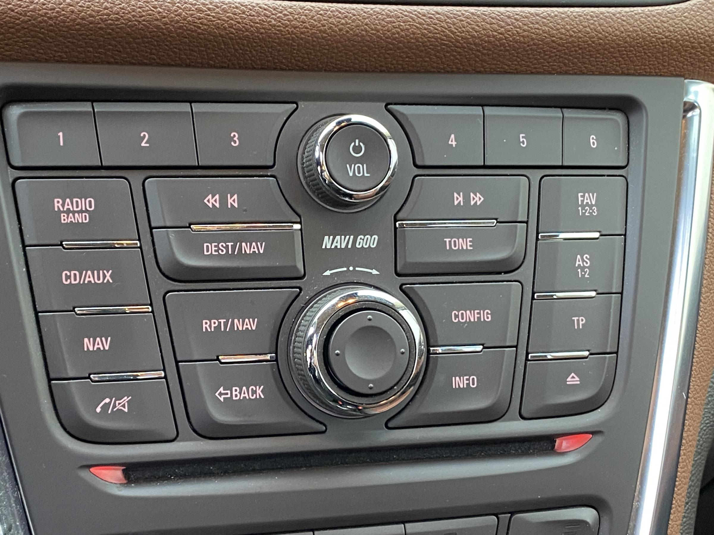 Opel Mokka, 2013 - pohled č. 15