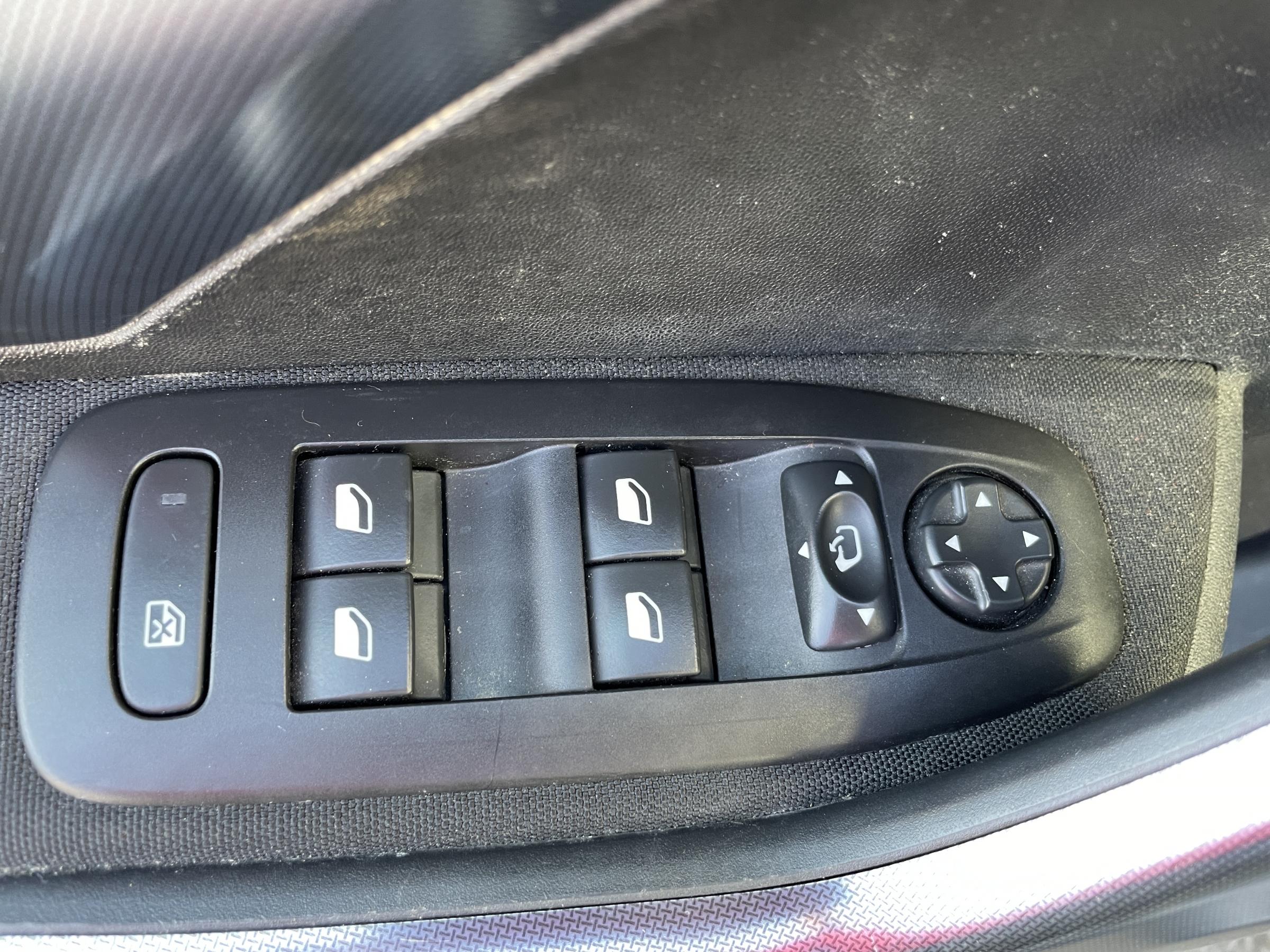 Peugeot 2008, 2019 - pohled č. 21