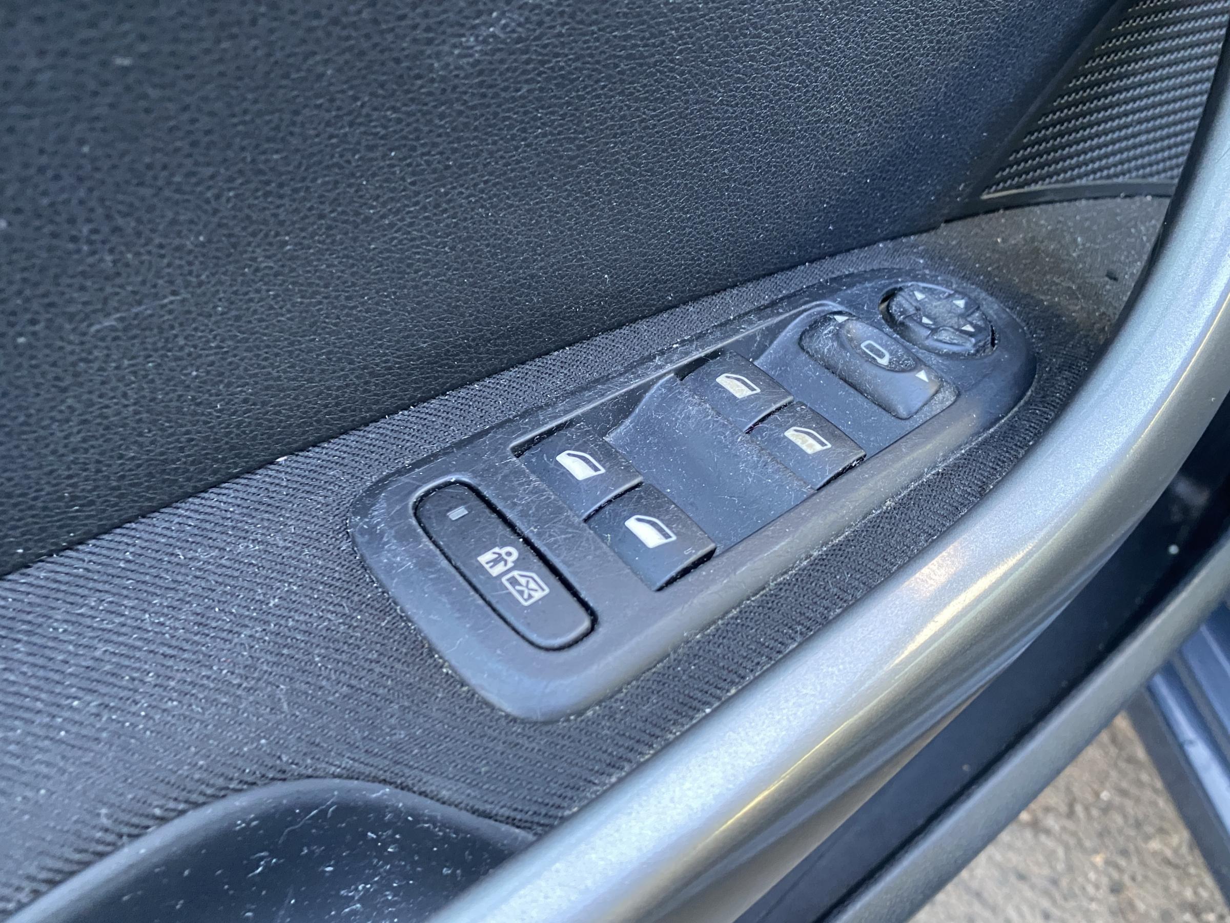 Peugeot 308, 2008 - pohled č. 13