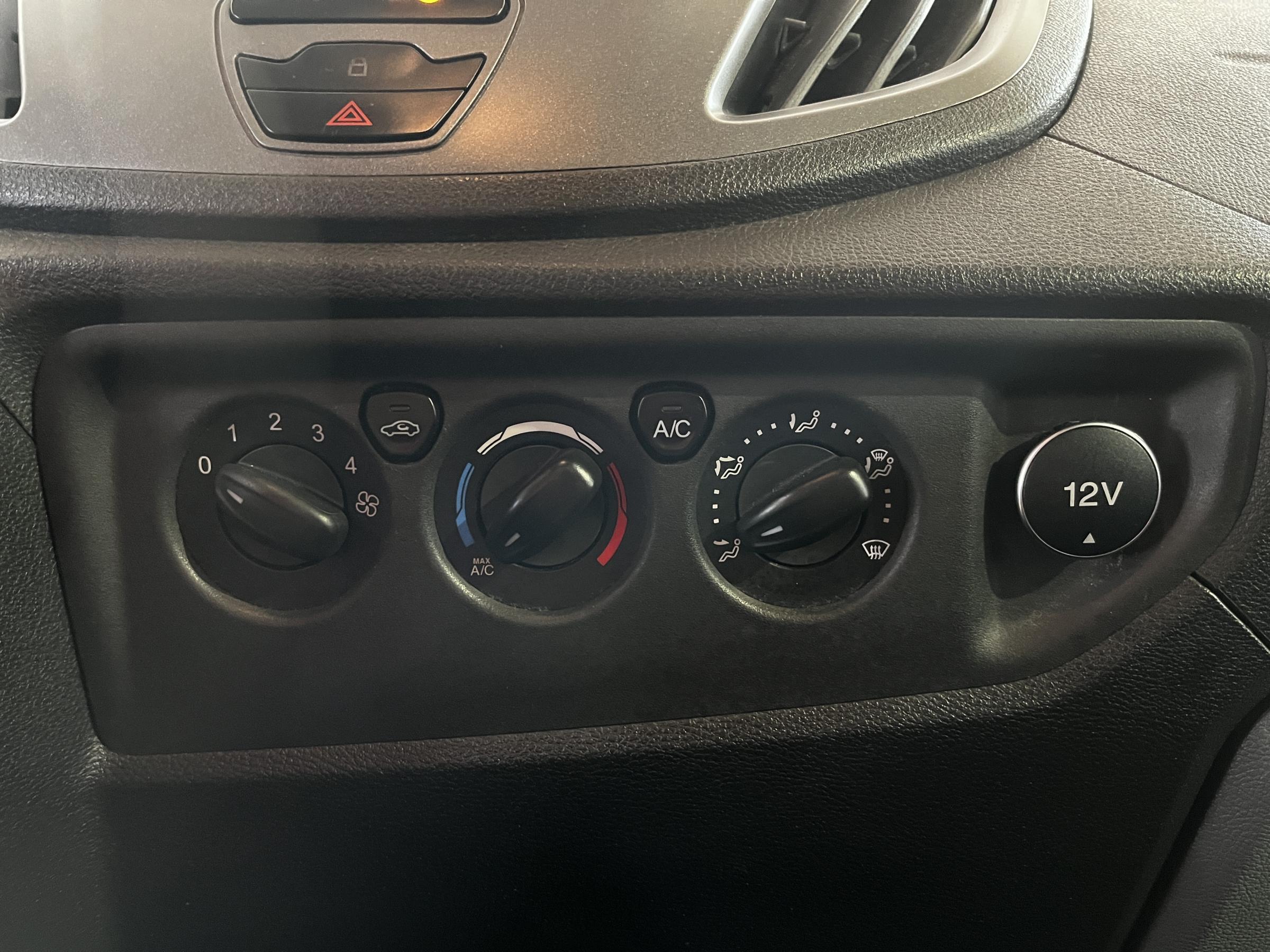 Ford Transit, 2015 - pohled č. 13