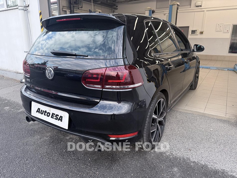 Volkswagen Golf 2.0 TSi 