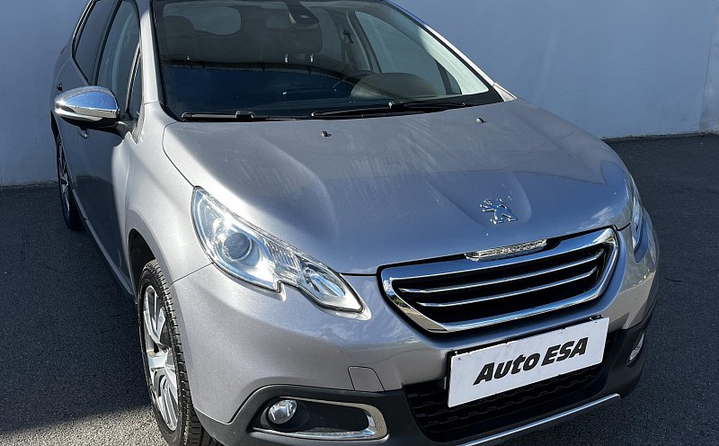 Peugeot 2008 1.2 PT Féline Titane