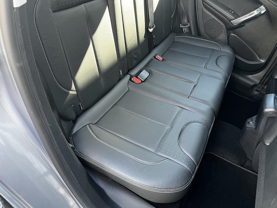 Peugeot 2008 1.2 PT Féline Titane