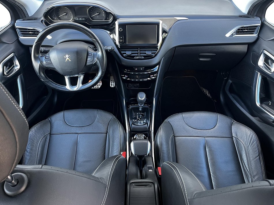 Peugeot 2008 1.2 PT Féline Titane