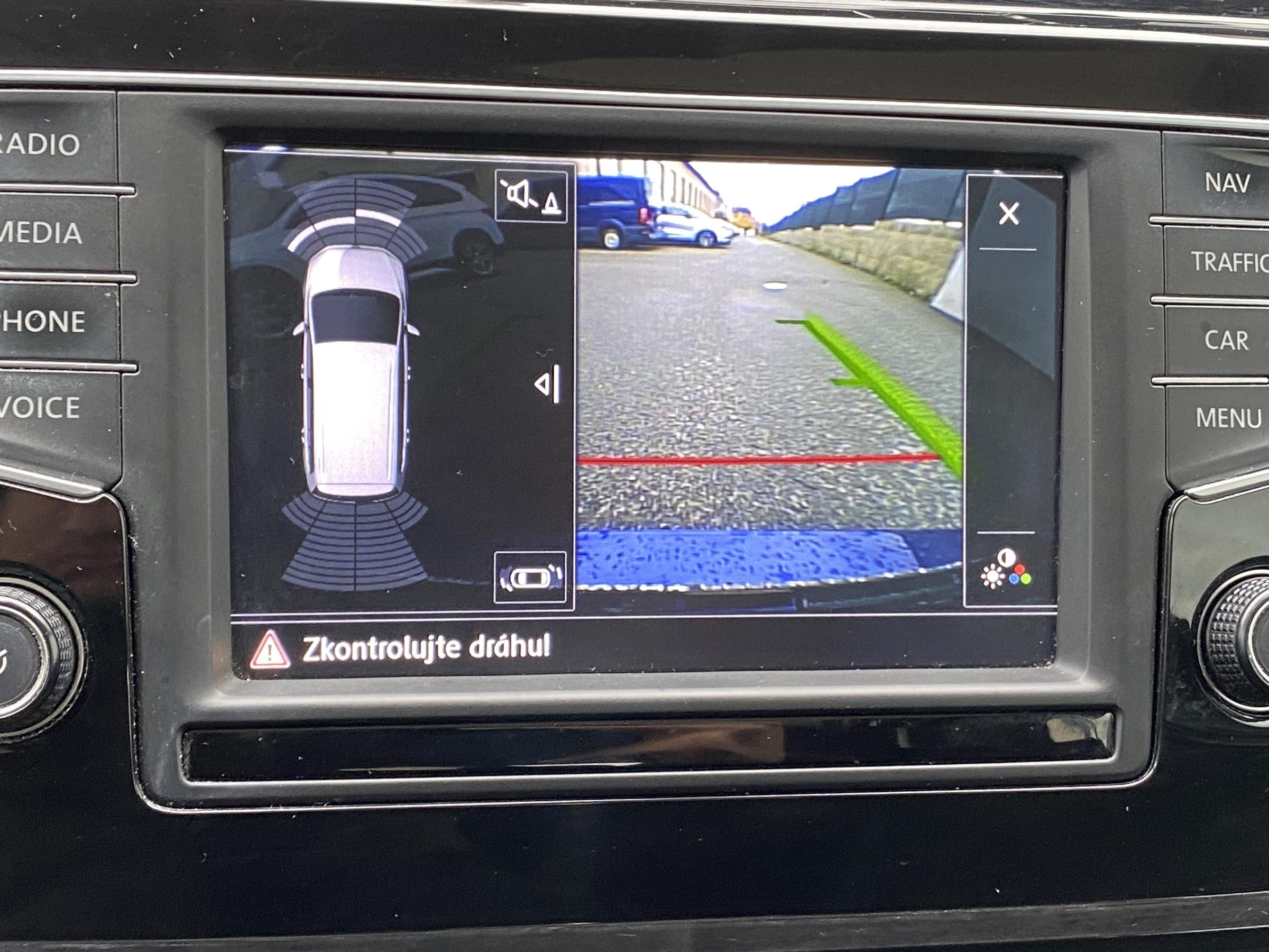 Volkswagen Touran, 2016 - pohled č. 17