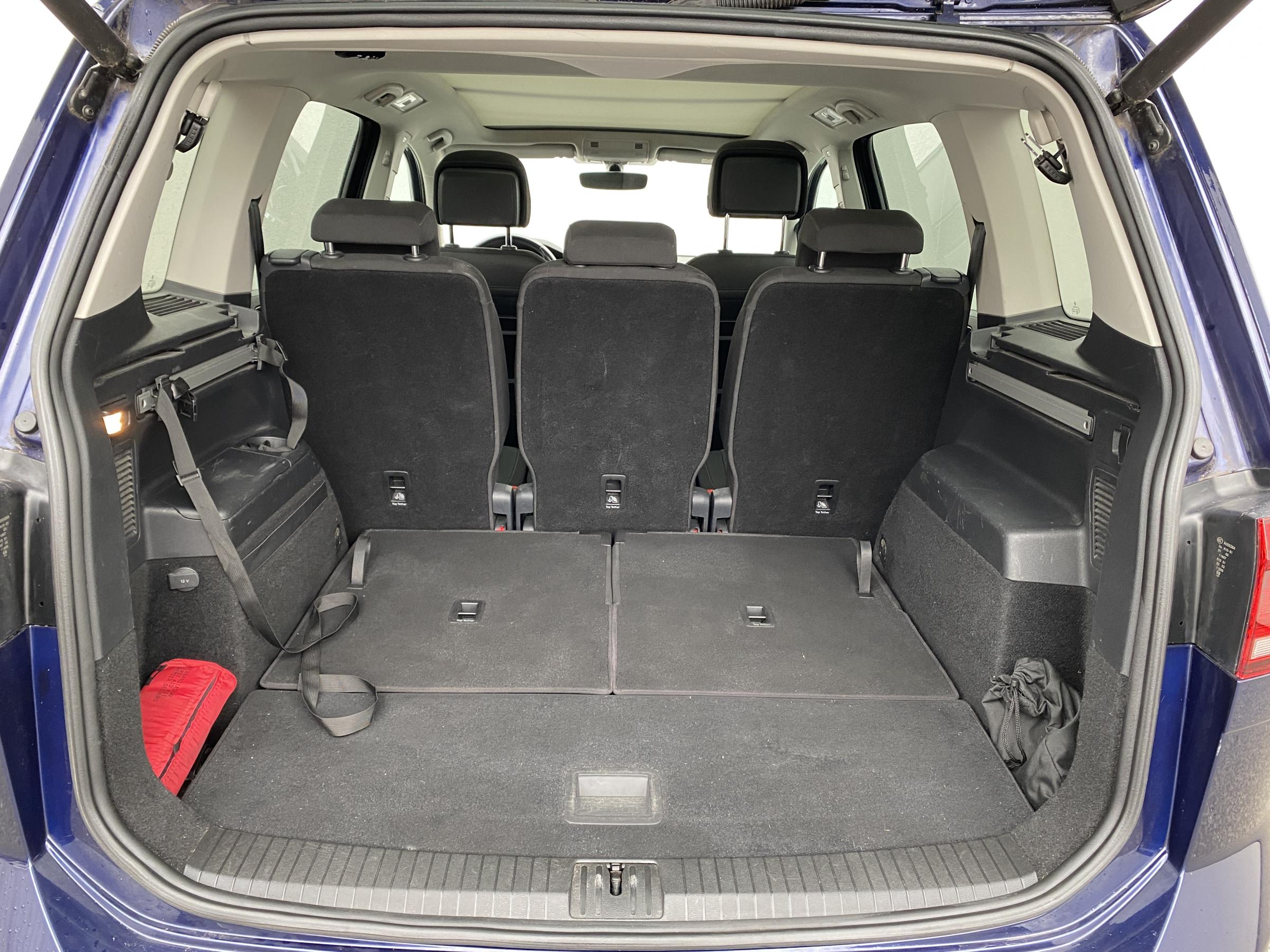 Volkswagen Touran, 2016 - pohled č. 7