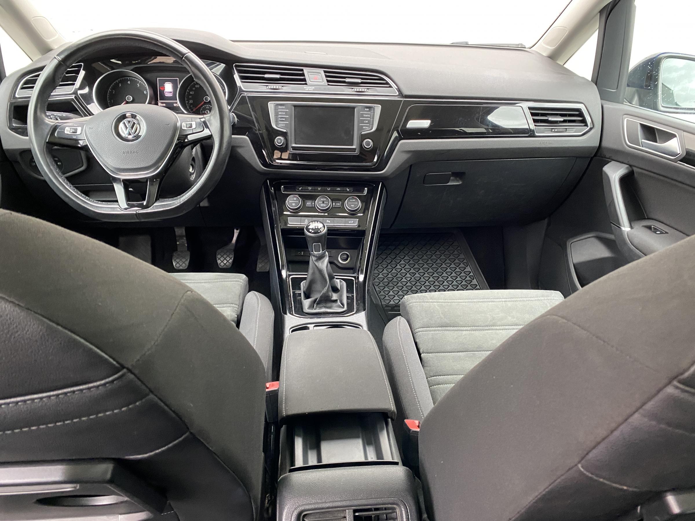 Volkswagen Touran, 2016 - pohled č. 8