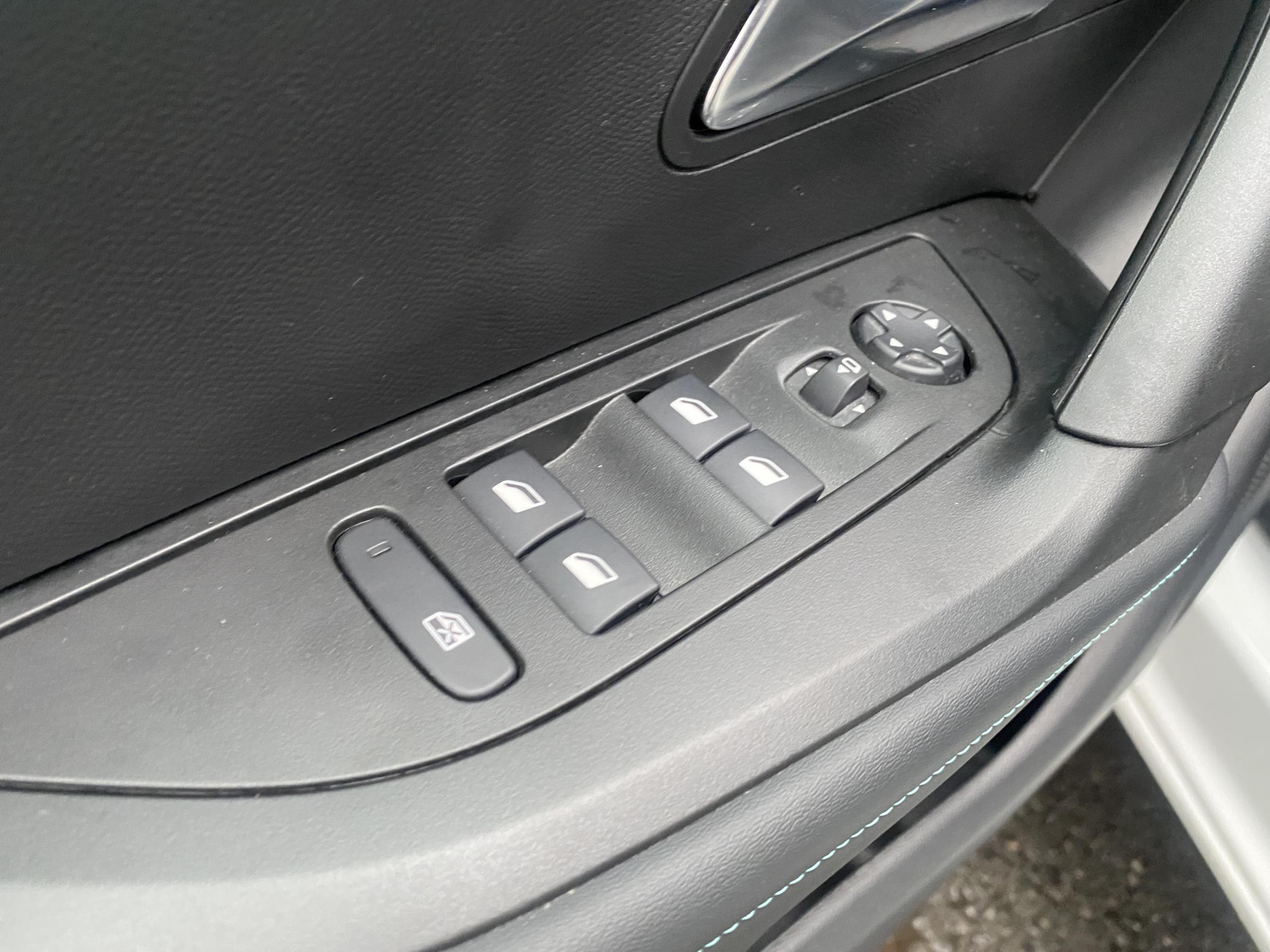 Peugeot 2008, 2022 - pohled č. 13