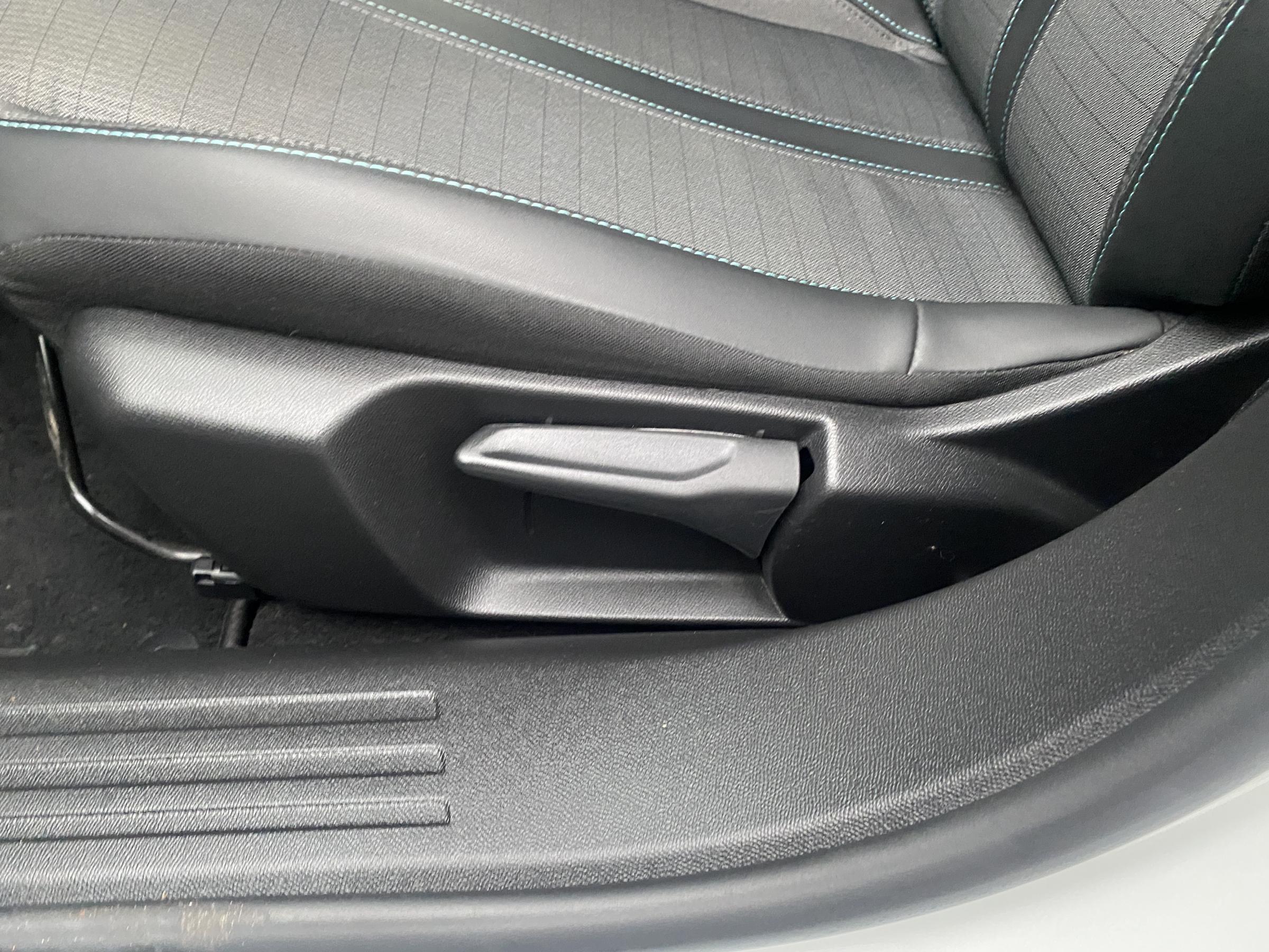 Peugeot 2008, 2022 - pohled č. 14