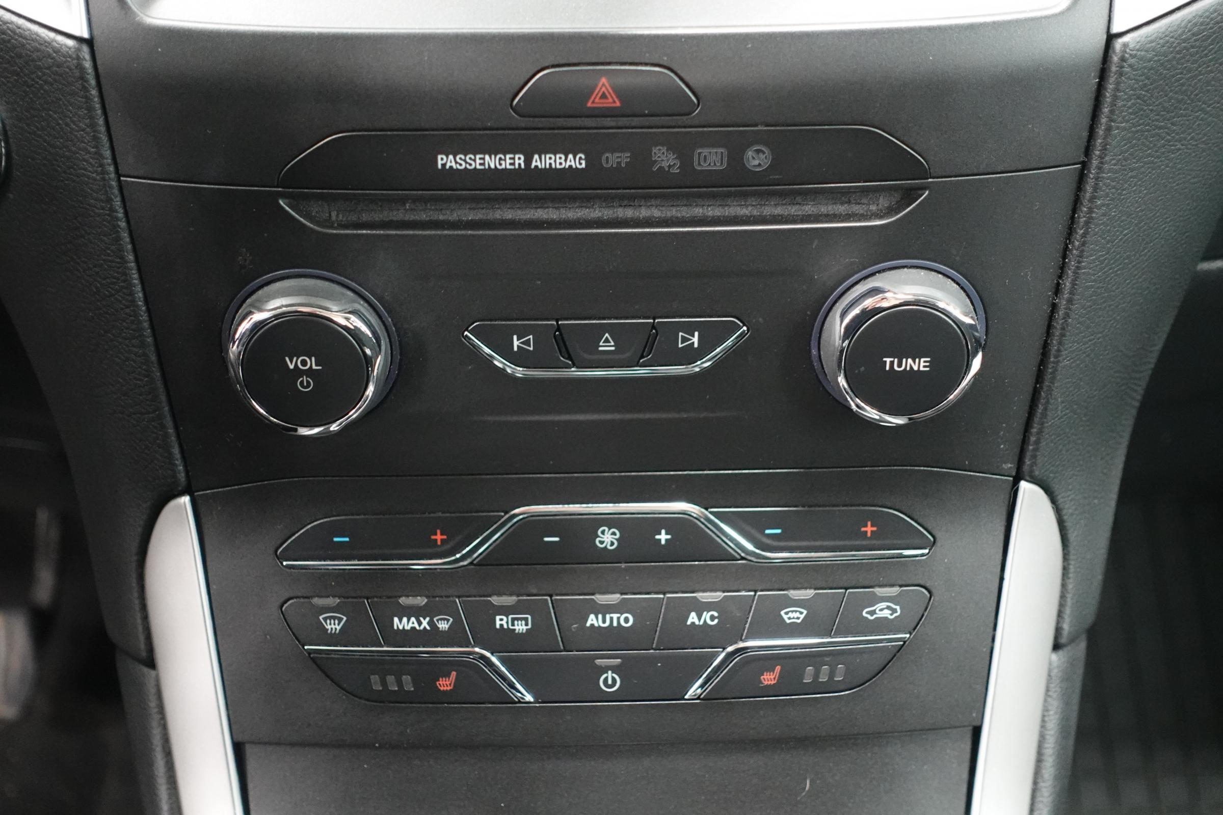 Ford S-MAX, 2016 - pohled č. 16