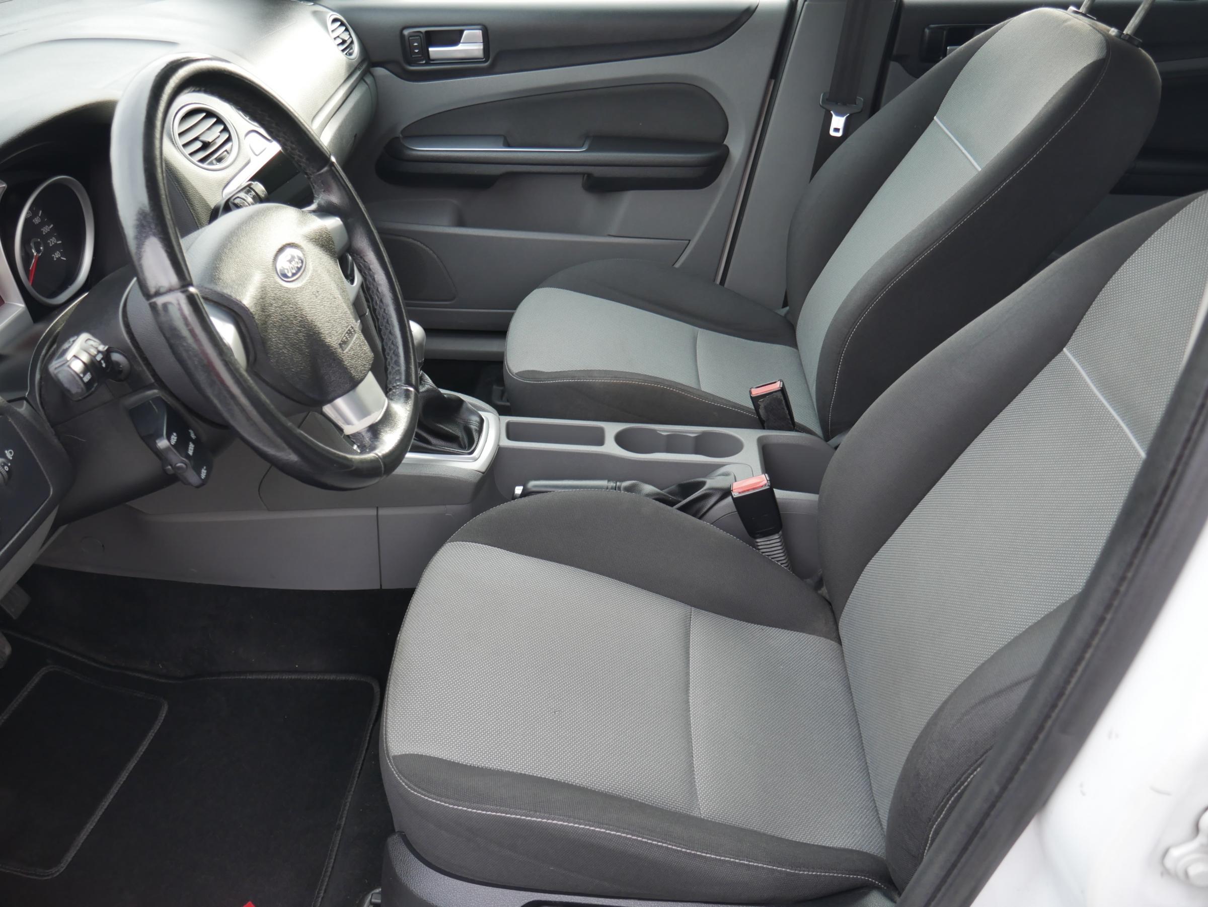 Ford Focus, 2010 - pohled č. 9