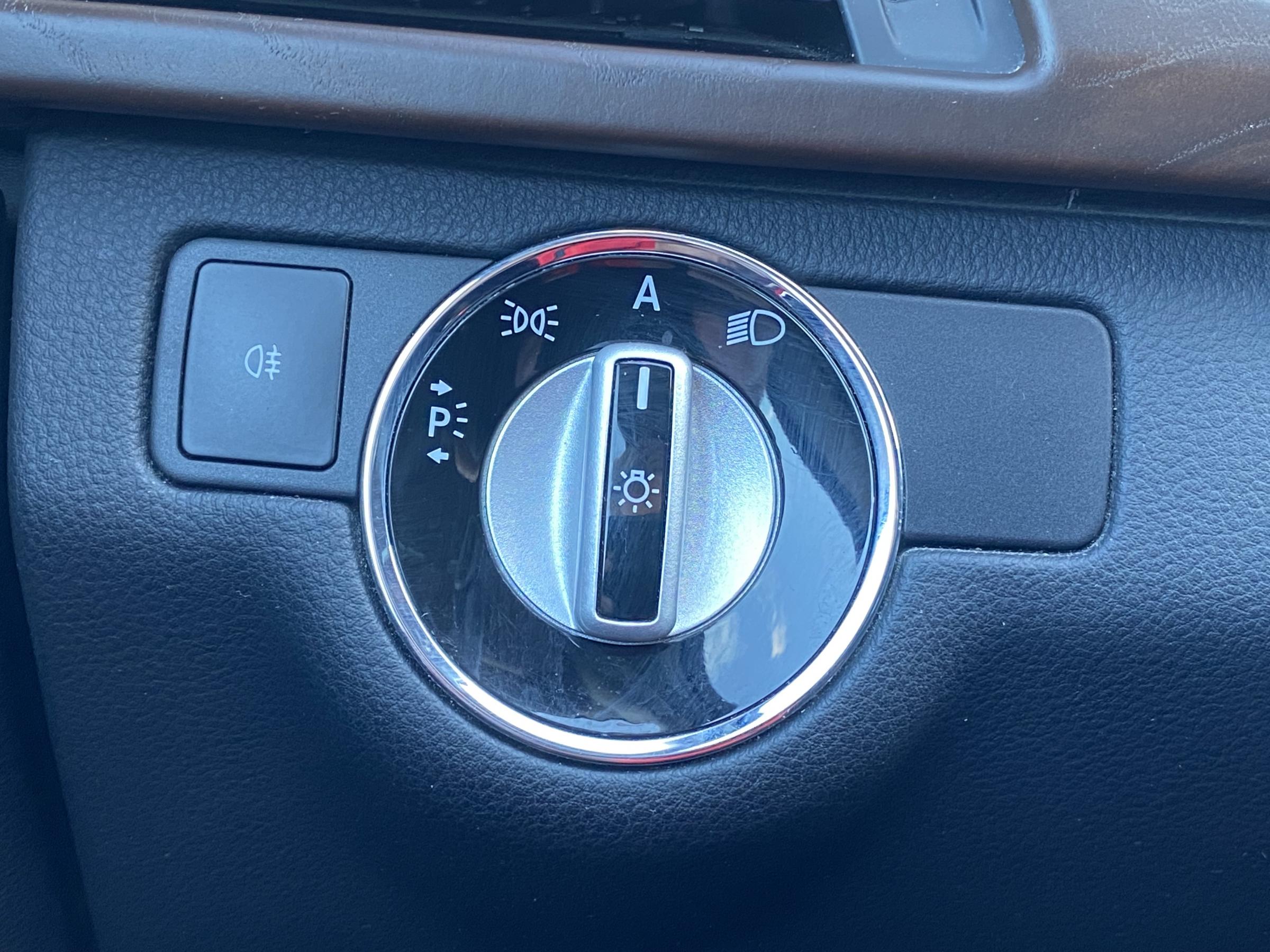 Mercedes-Benz Třída E, 2010 - pohled č. 12