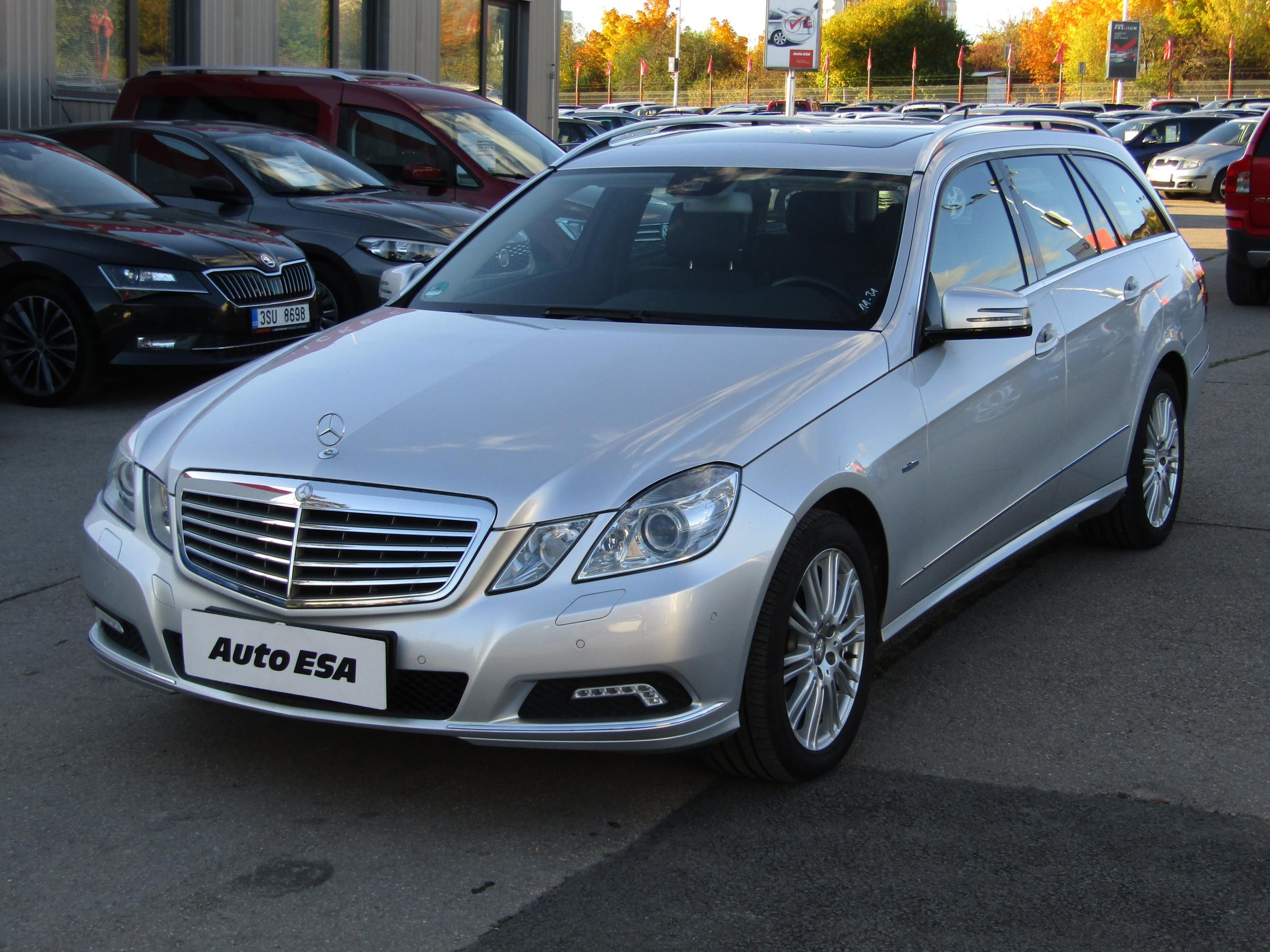Mercedes-Benz Třída E, 2010 - pohled č. 3