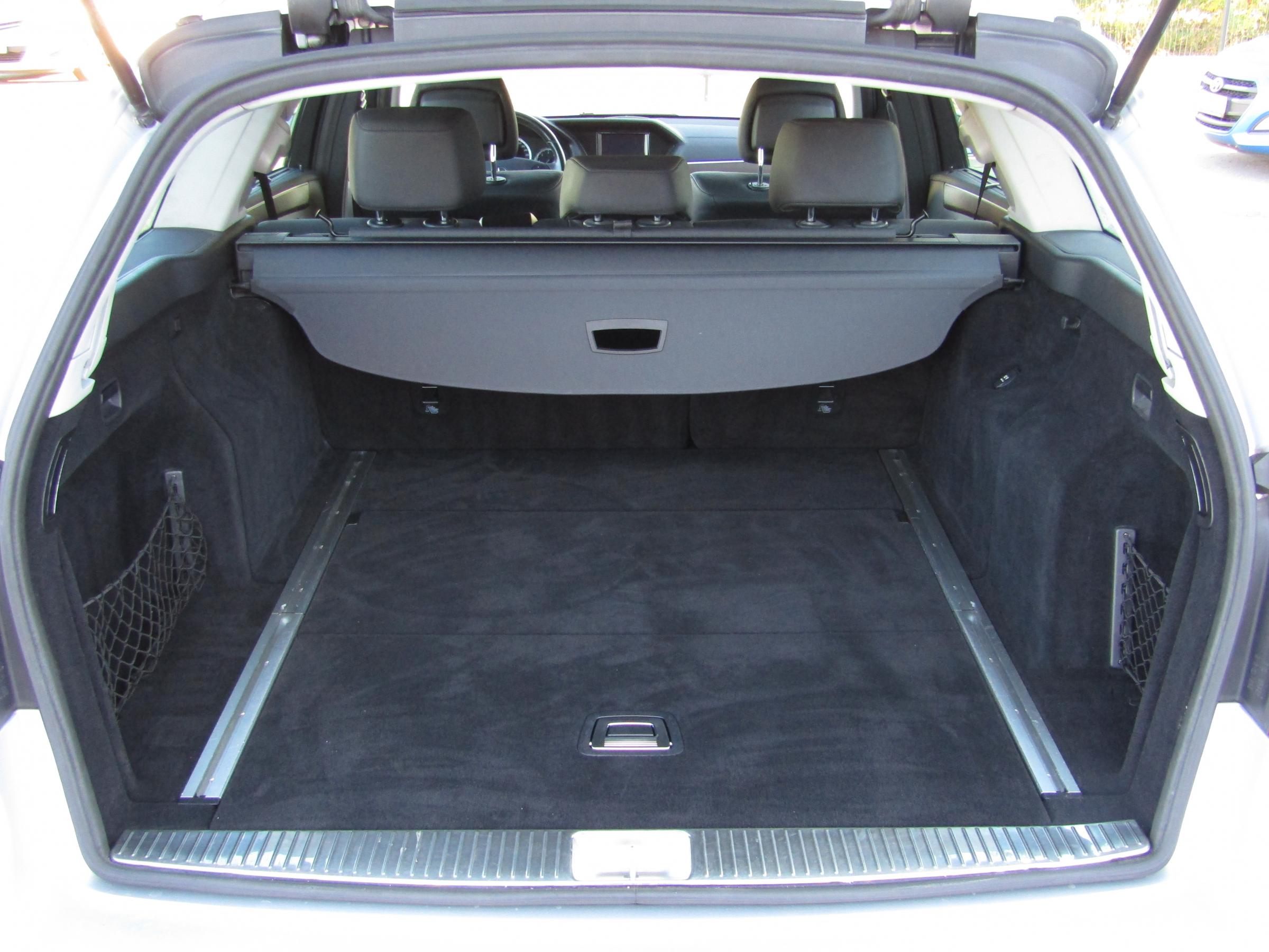 Mercedes-Benz Třída E, 2010 - pohled č. 7