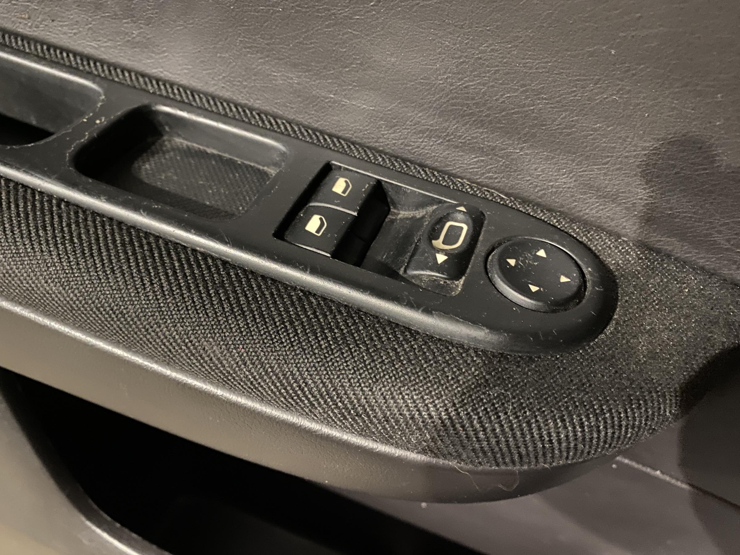 Peugeot 307, 2003 - pohled č. 11