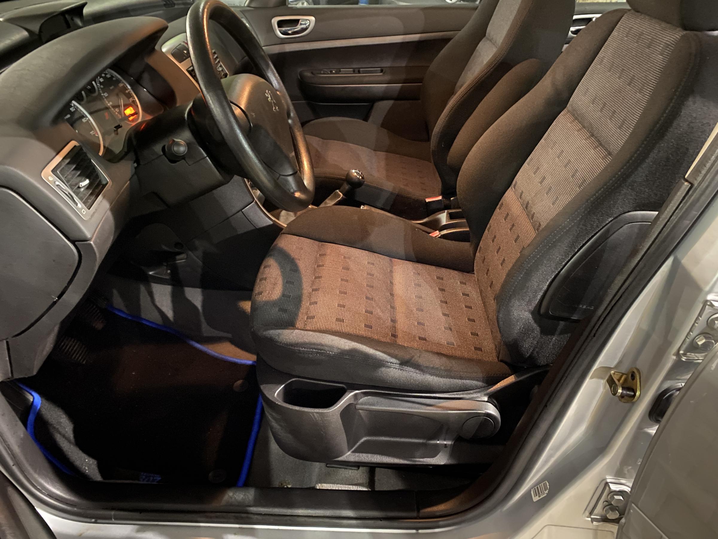 Peugeot 307, 2003 - pohled č. 9