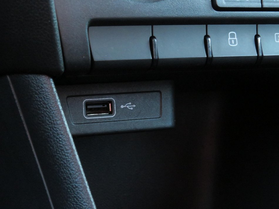 Škoda Rapid 1.0 TSI Ambition