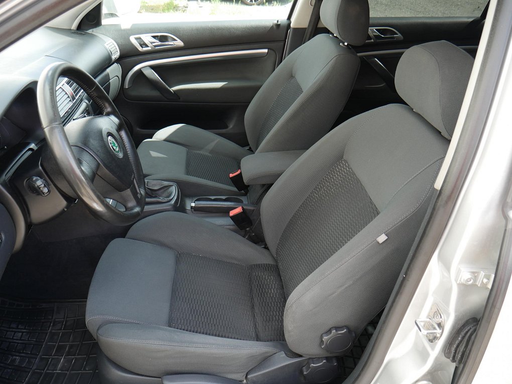 Škoda Superb 1.8i 