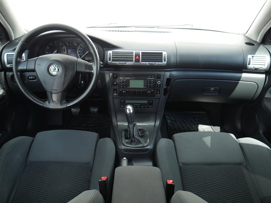 Škoda Superb 1.8i 