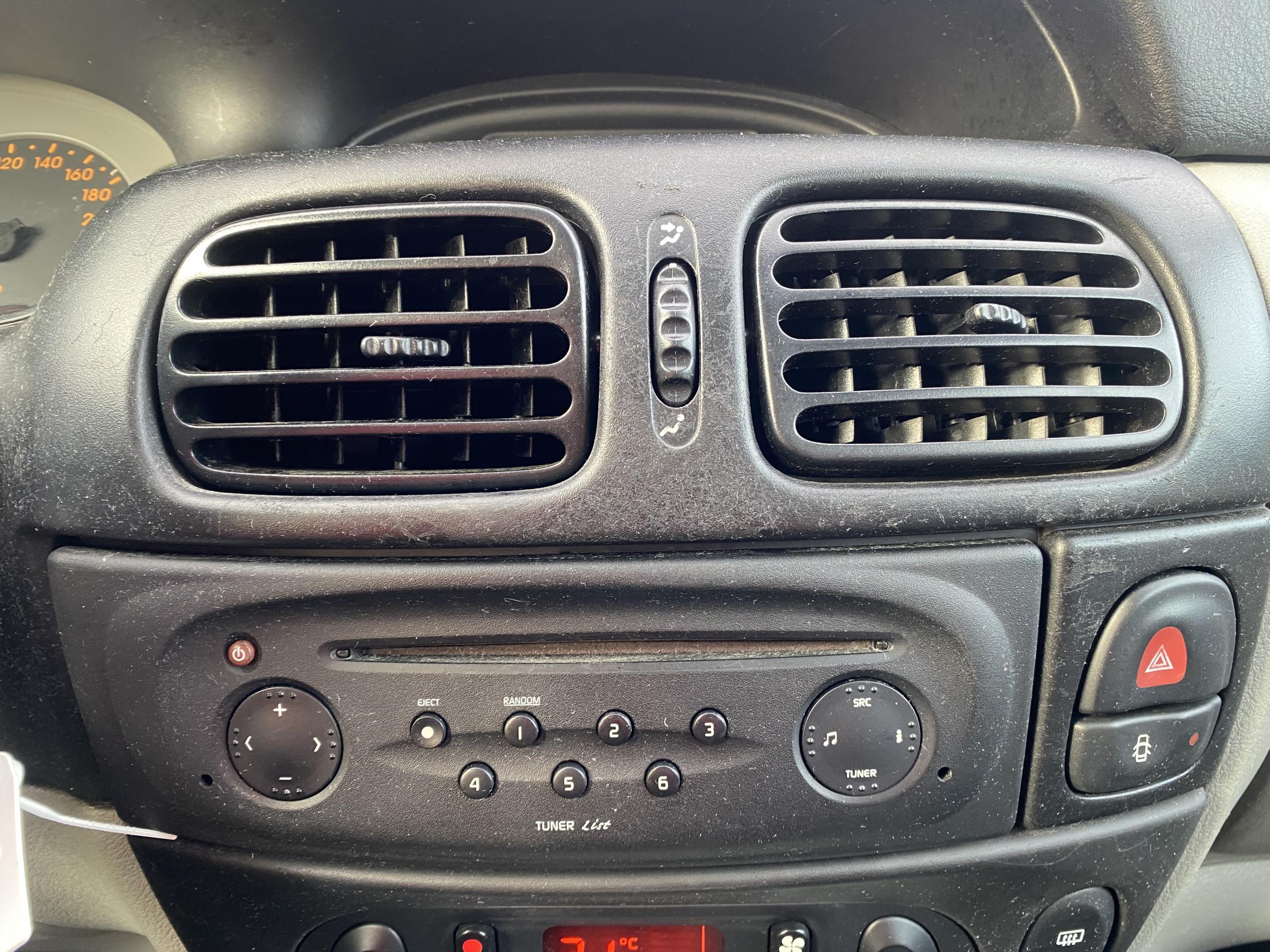 Renault Scénic, 2002 - pohled č. 14