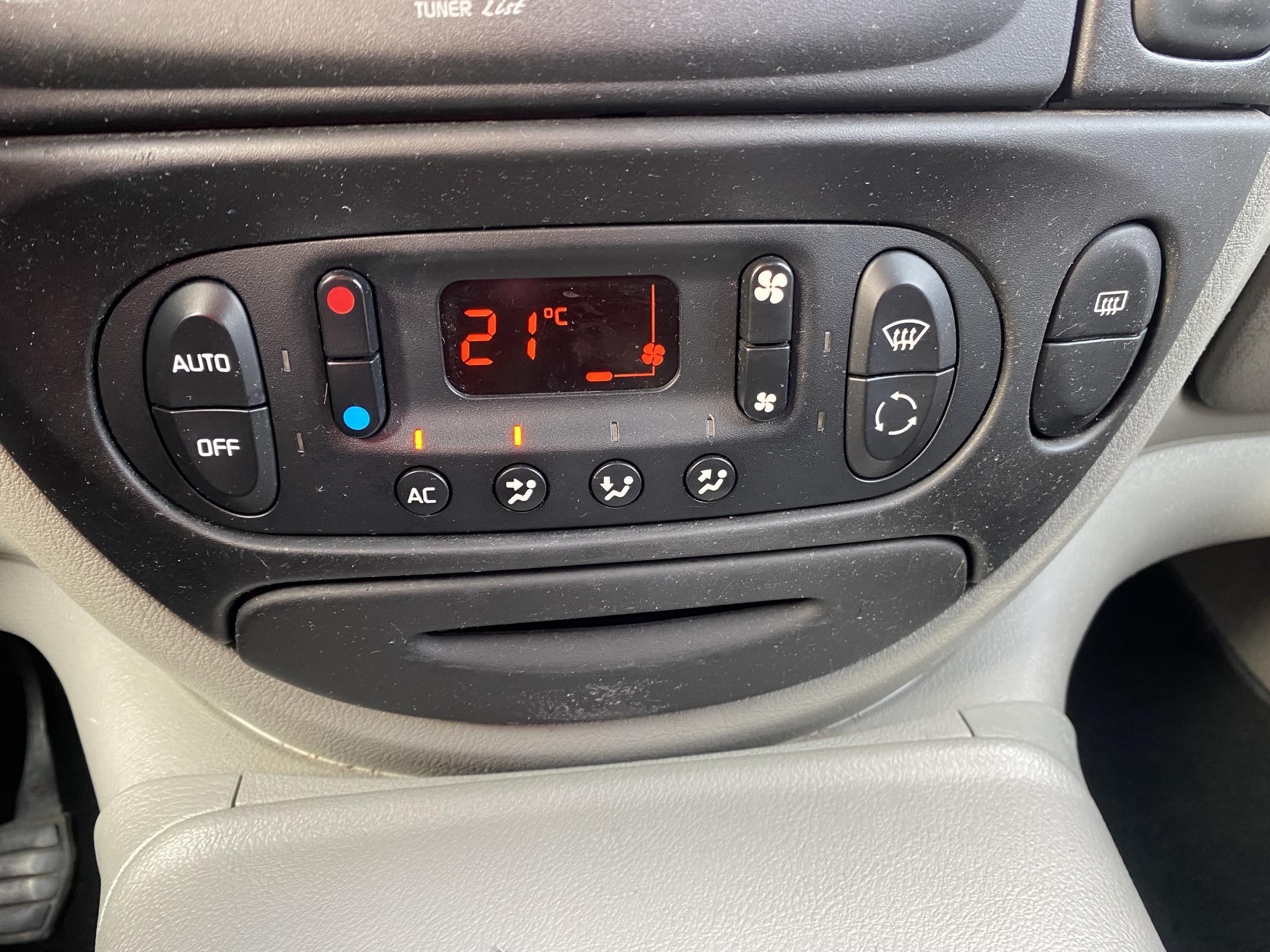 Renault Scénic, 2002 - pohled č. 15