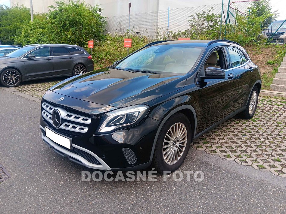 Mercedes-Benz GLA 2.0i 