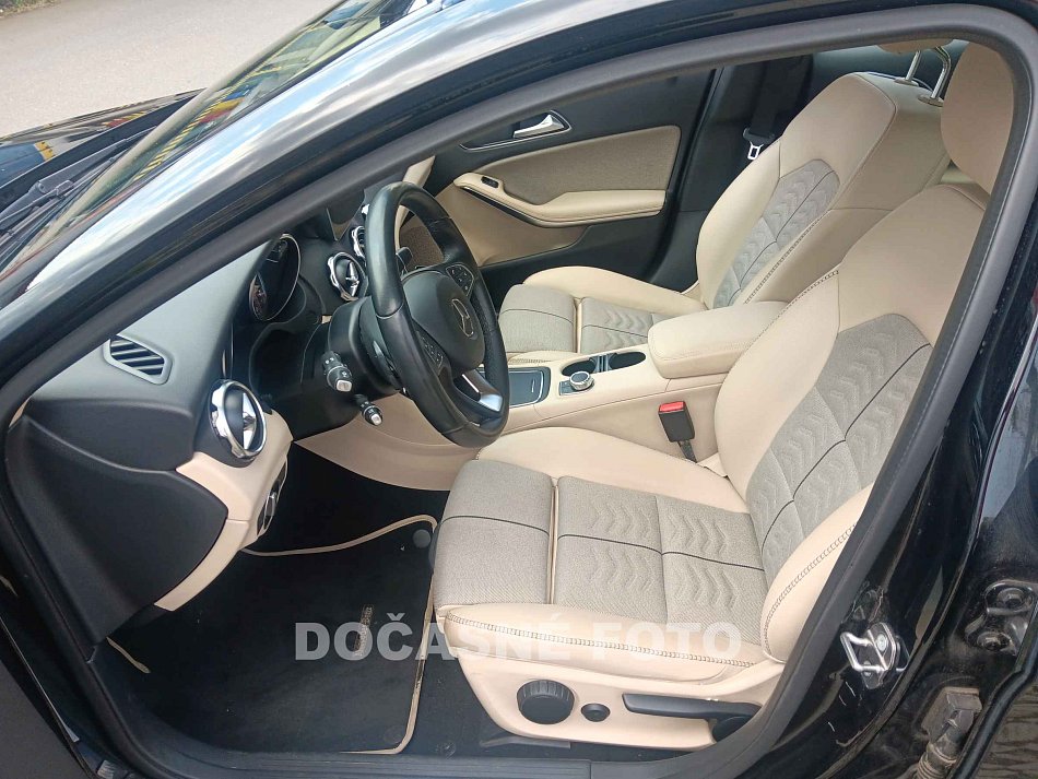 Mercedes-Benz GLA 2.0i 