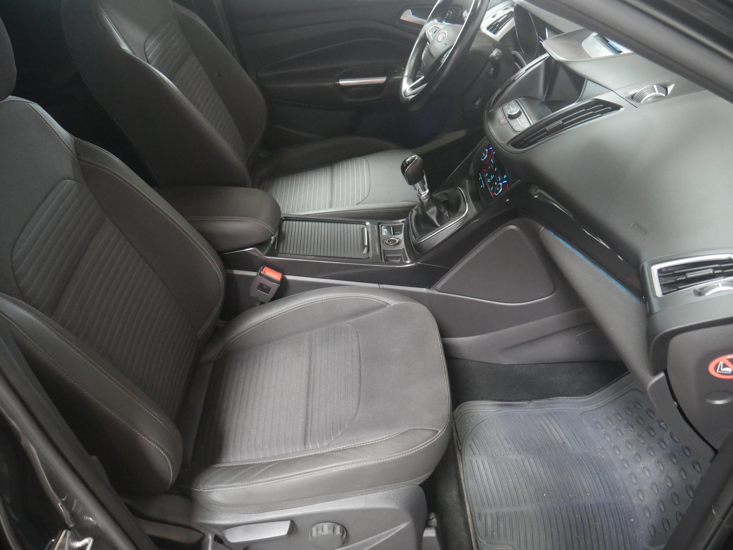 Ford Kuga, 2017 - pohled č. 13