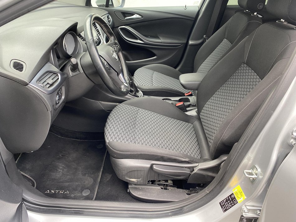 Opel Astra 1.6 CDTi Edition