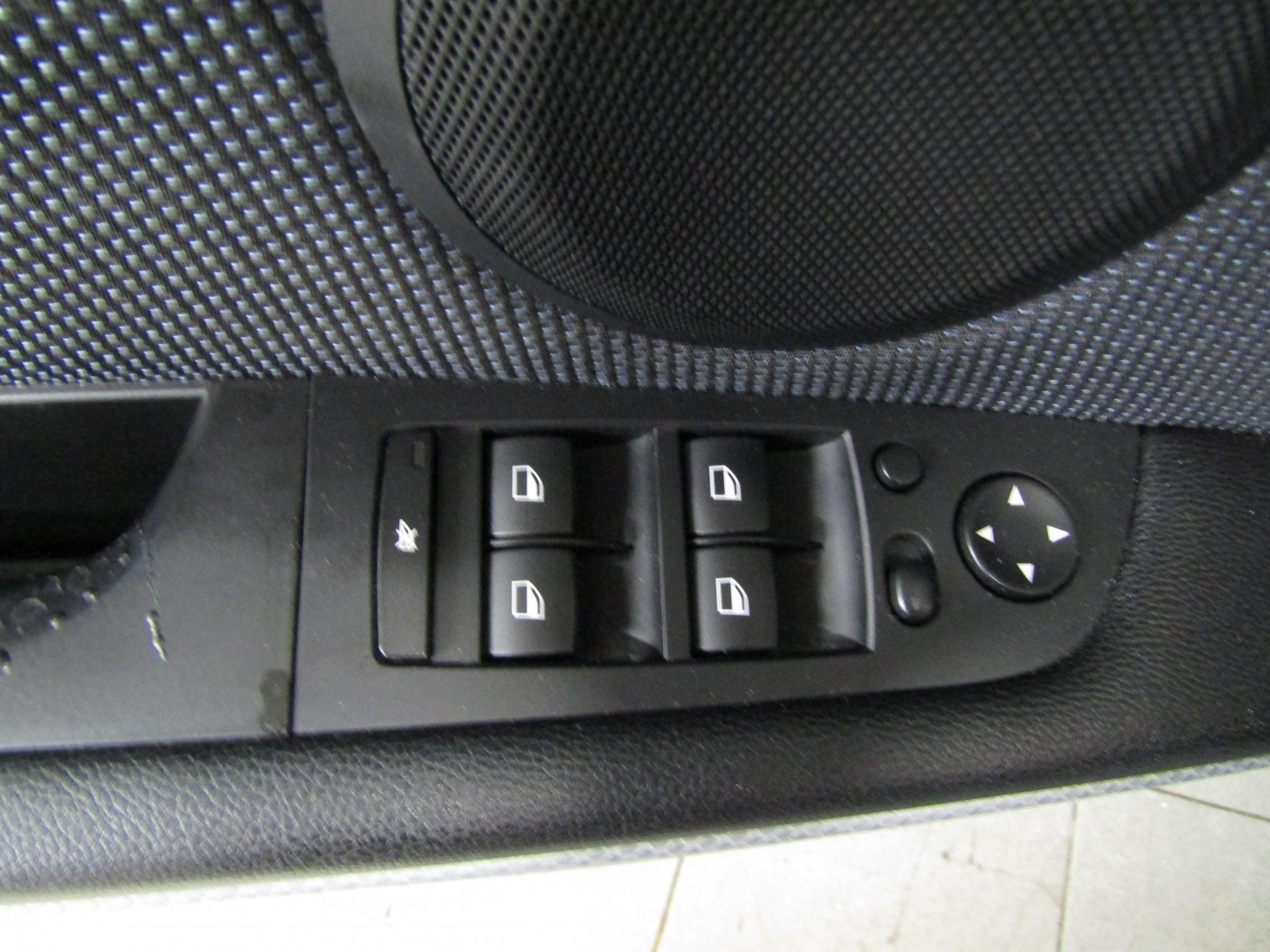 BMW Řada 3, 2010 - pohled č. 12