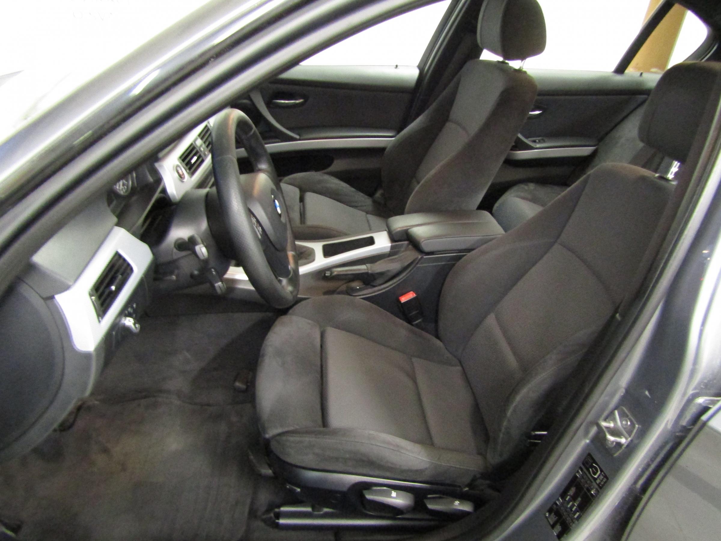 BMW Řada 3, 2010 - pohled č. 9