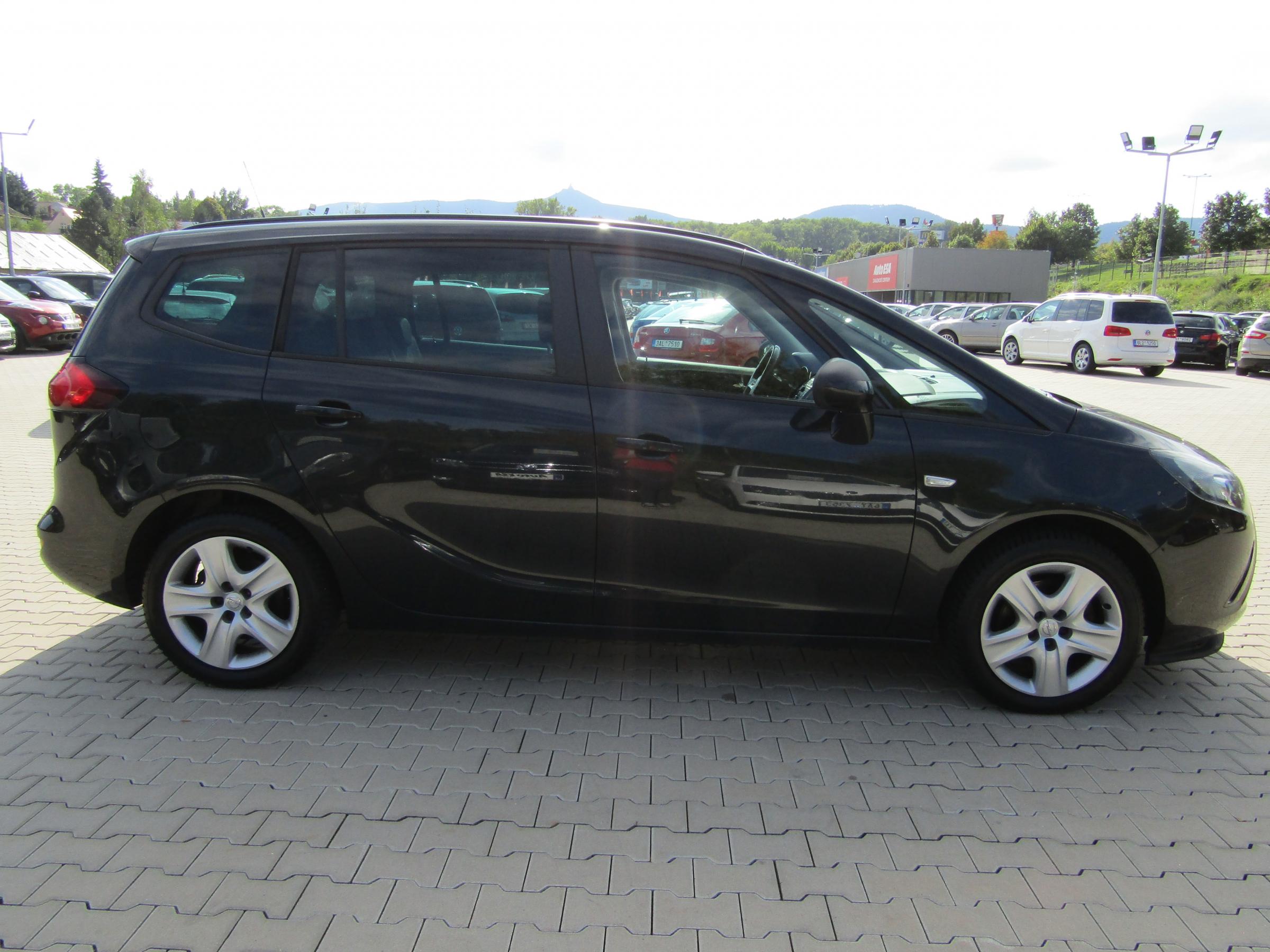 Opel Zafira, 2012 - pohled č. 8