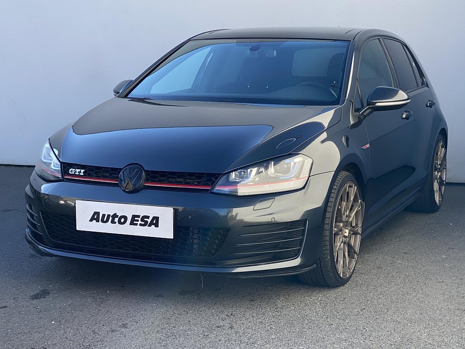 Volkswagen Golf 2.0 TSI GTi