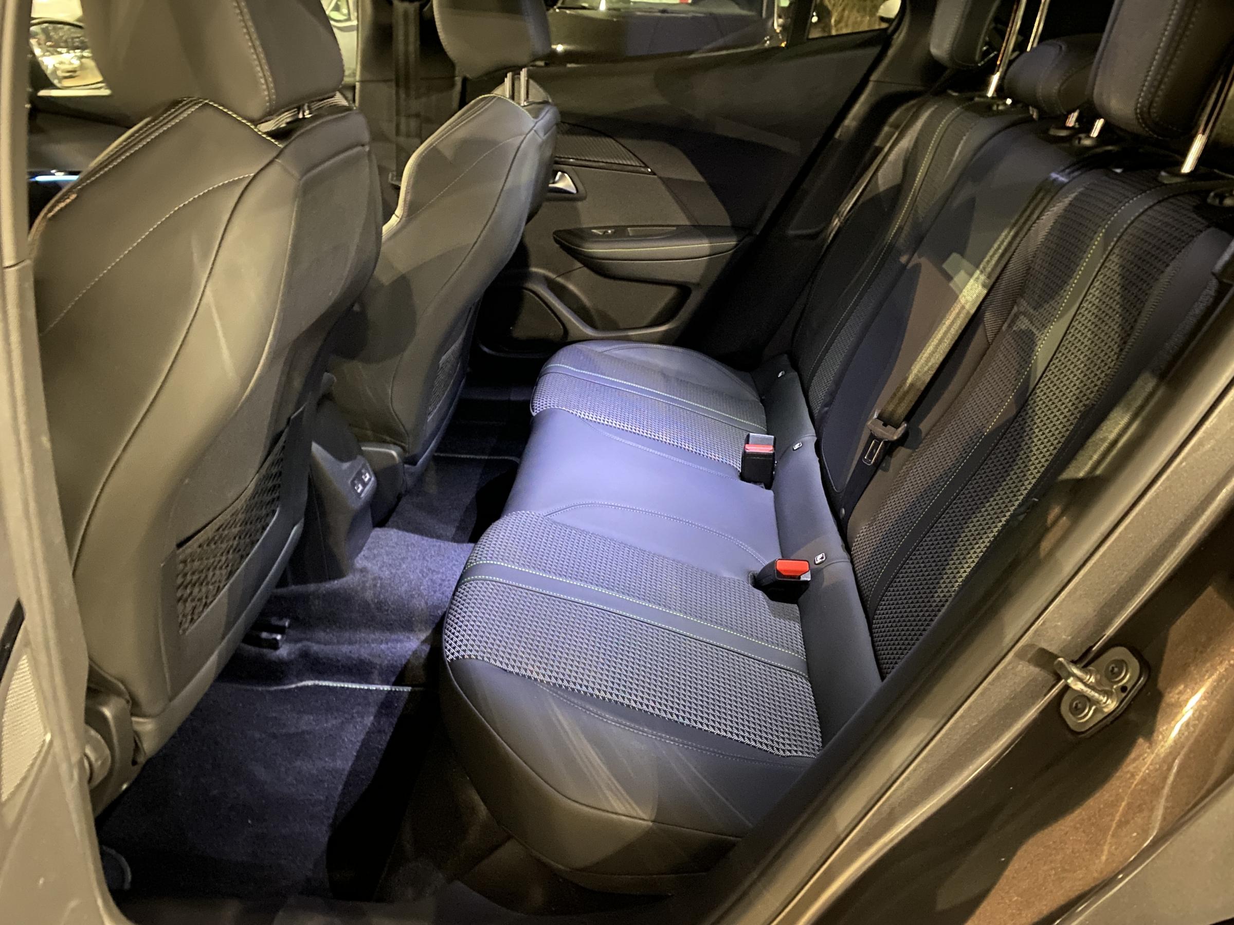 Peugeot 2008, 2020 - pohled č. 10