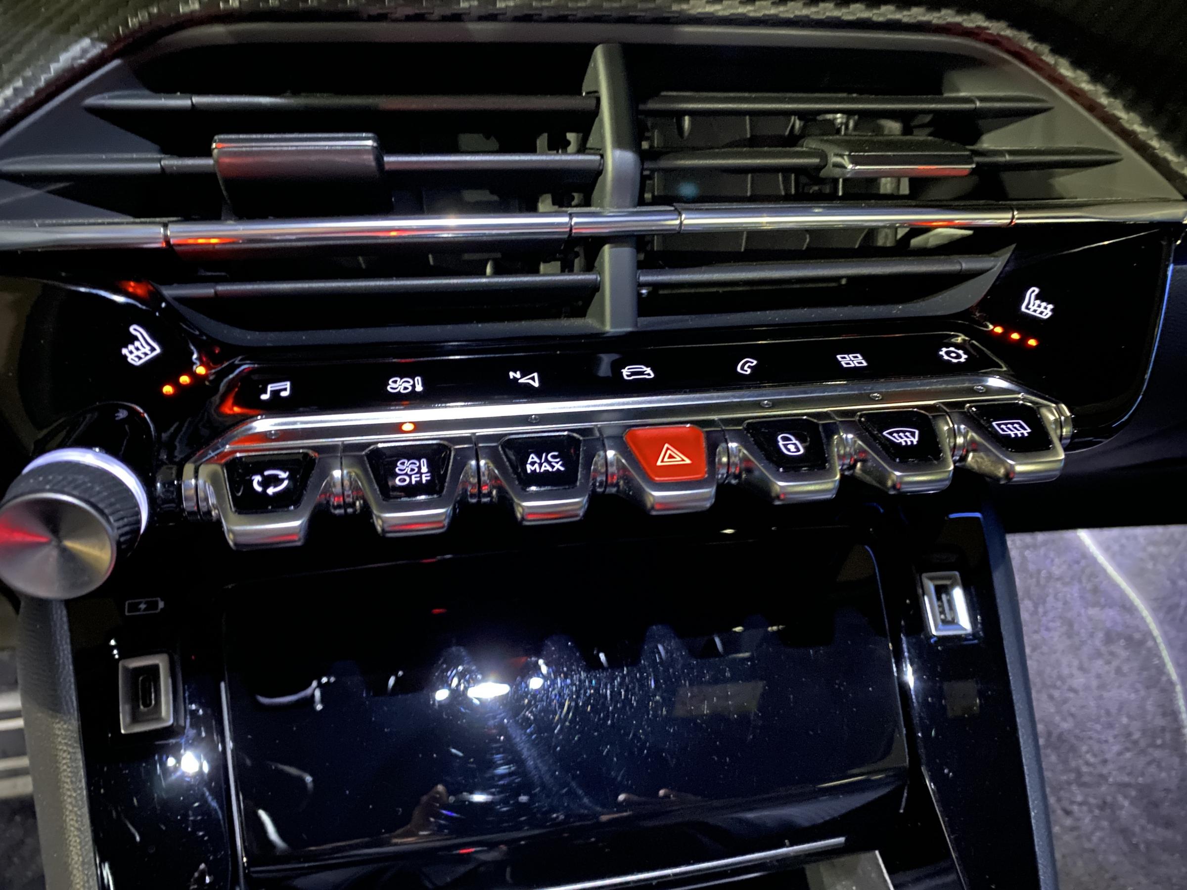 Peugeot 2008, 2020 - pohled č. 15