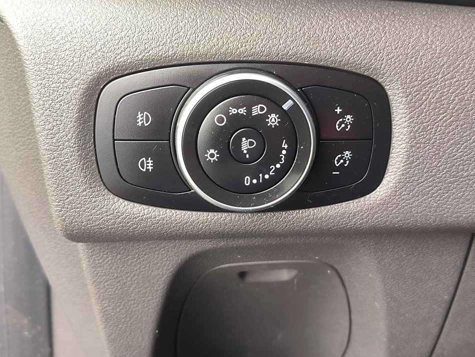 Ford Transit Custom 2.0TDCi Limited 5míst