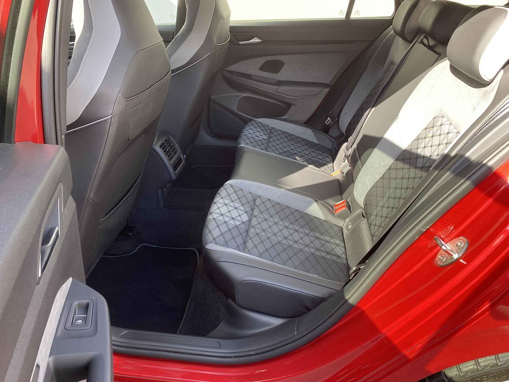 Volkswagen Golf 1.5 TSi 