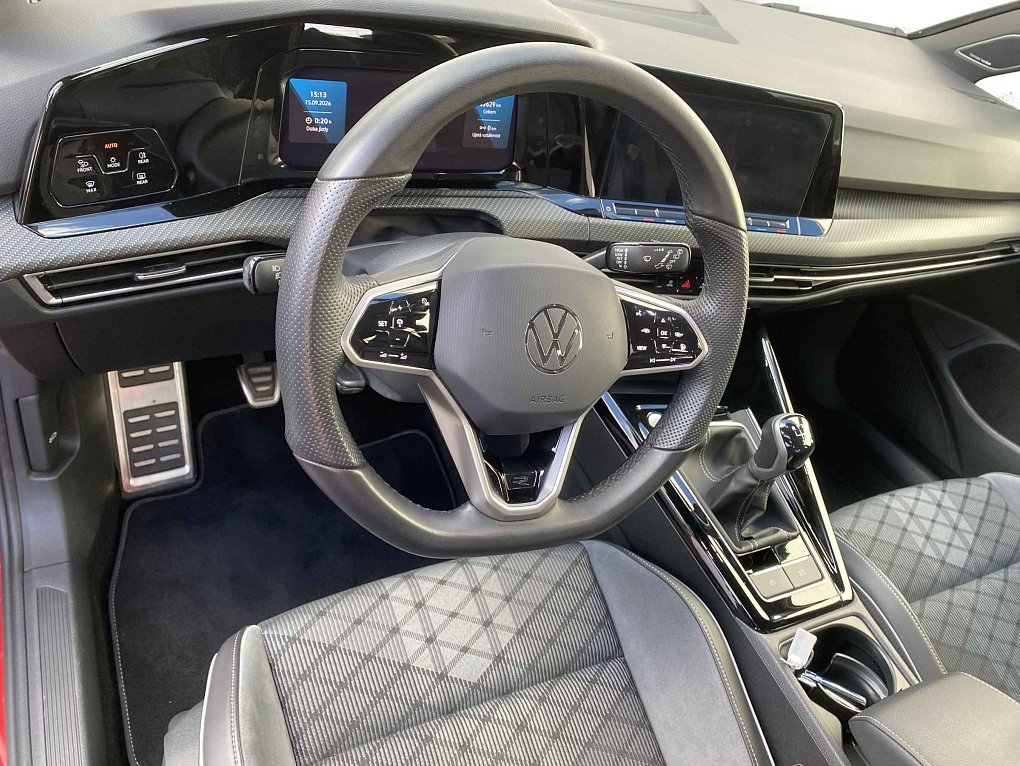 Volkswagen Golf 1.5 TSi 